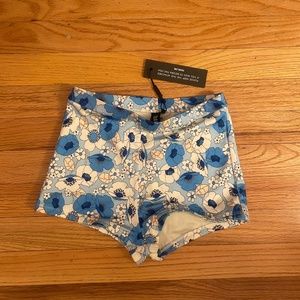 Triangl shorts, size Xsmall